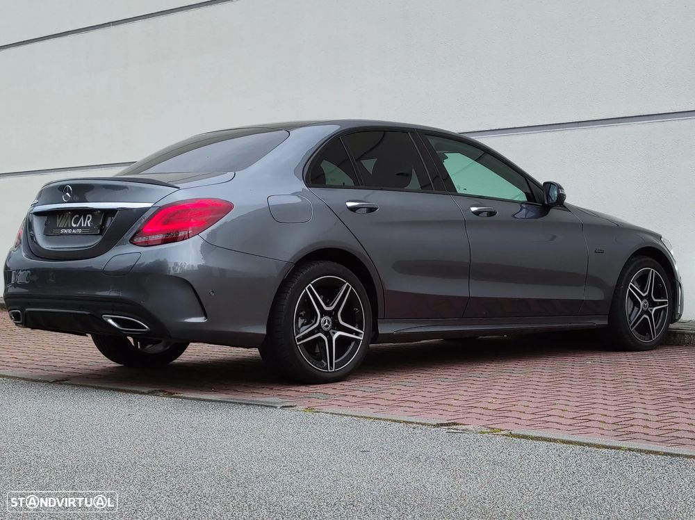 Mercedes-Benz C 300 de AMG Line - 4