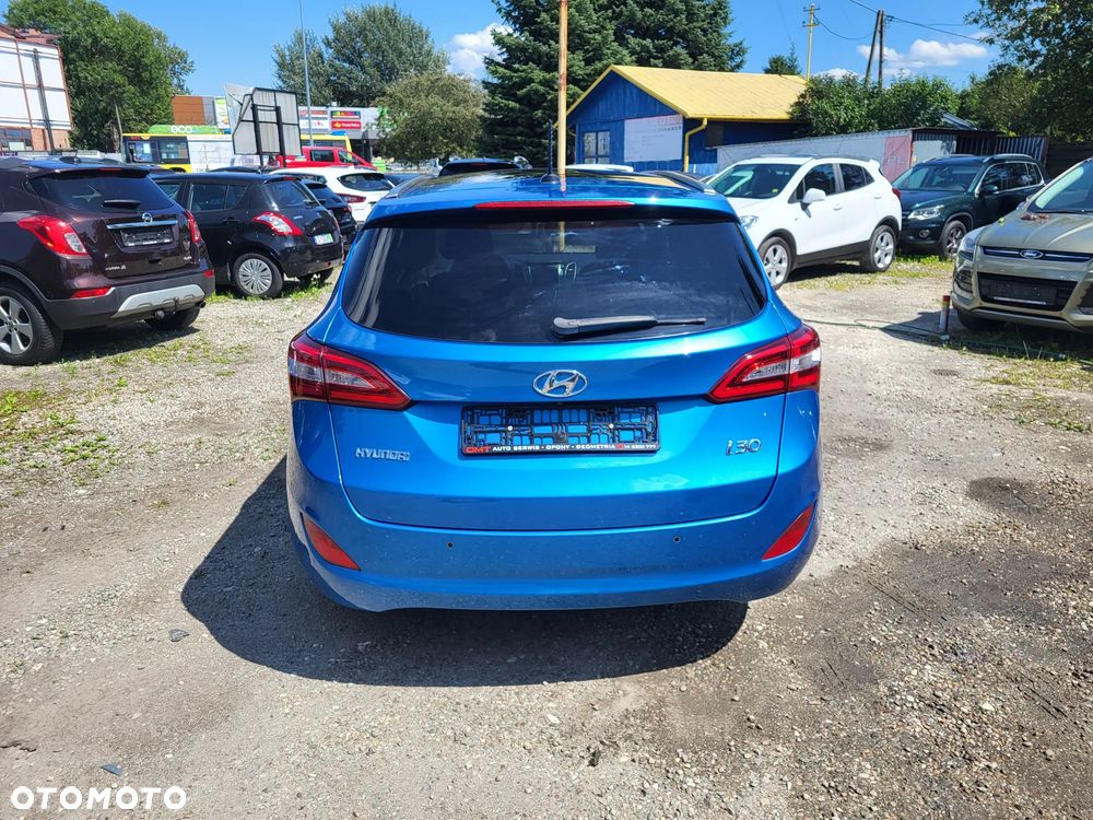 Hyundai i30 Kombi 1.6 GDi DCT Premium - 7