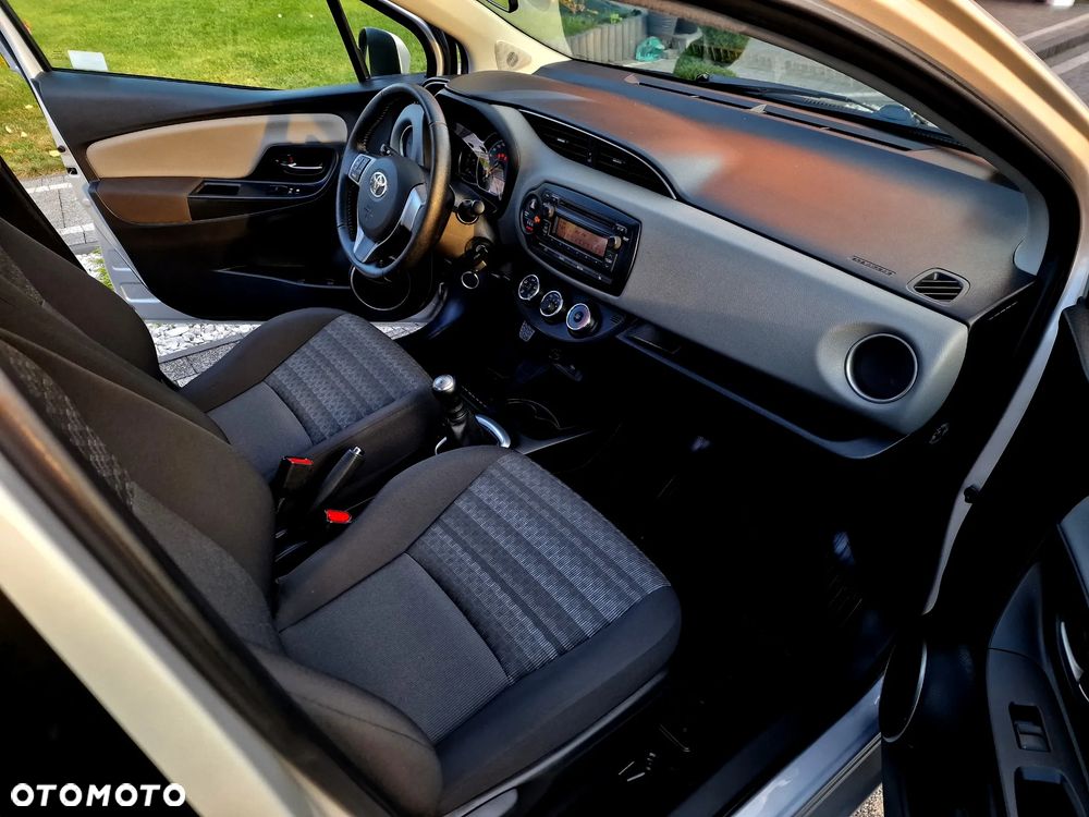 Toyota Yaris 1.0 Active EU6 - 17