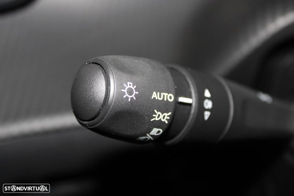 Peugeot e-2008 50 kWh GT - 17