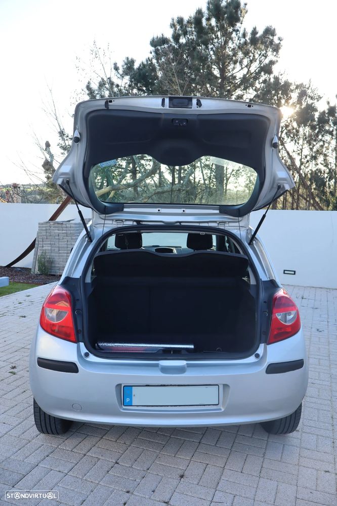 Renault Clio 1.2 16V Expression - 9