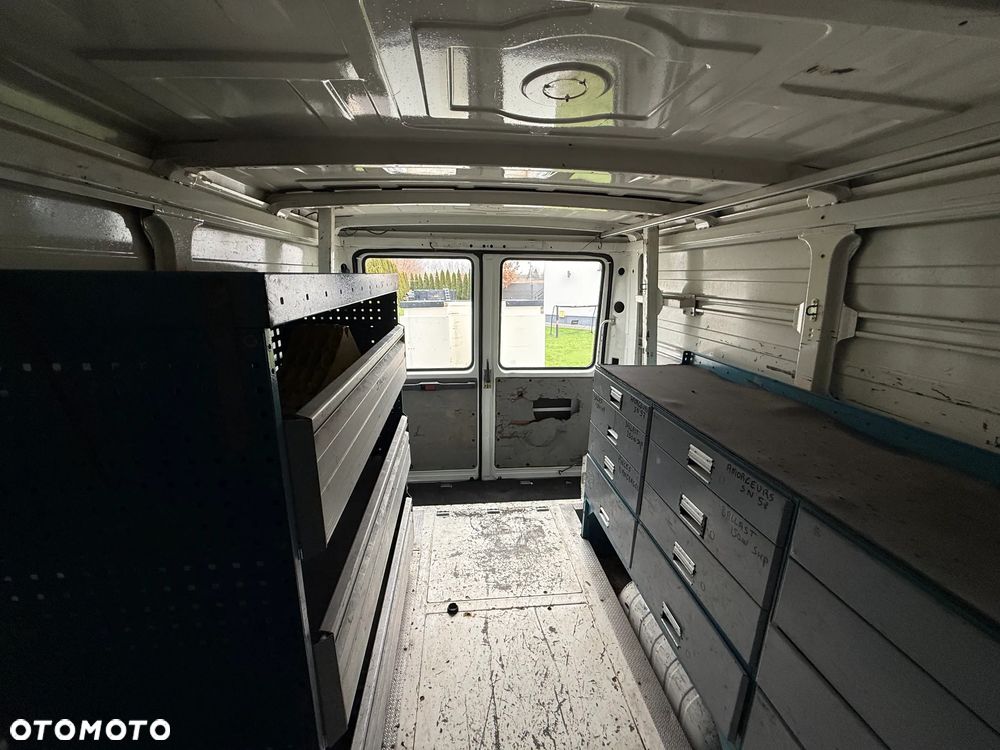 Mercedes-Benz VARIO 815D 17 M - 12