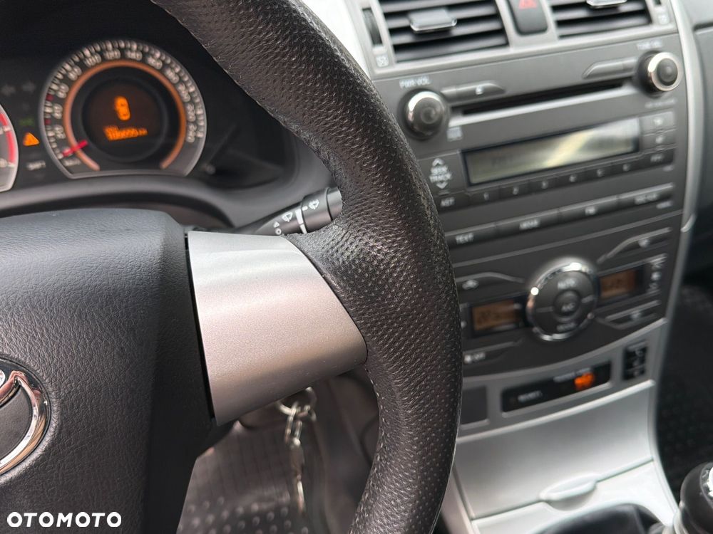 Toyota Corolla 1.6 Premium - 24