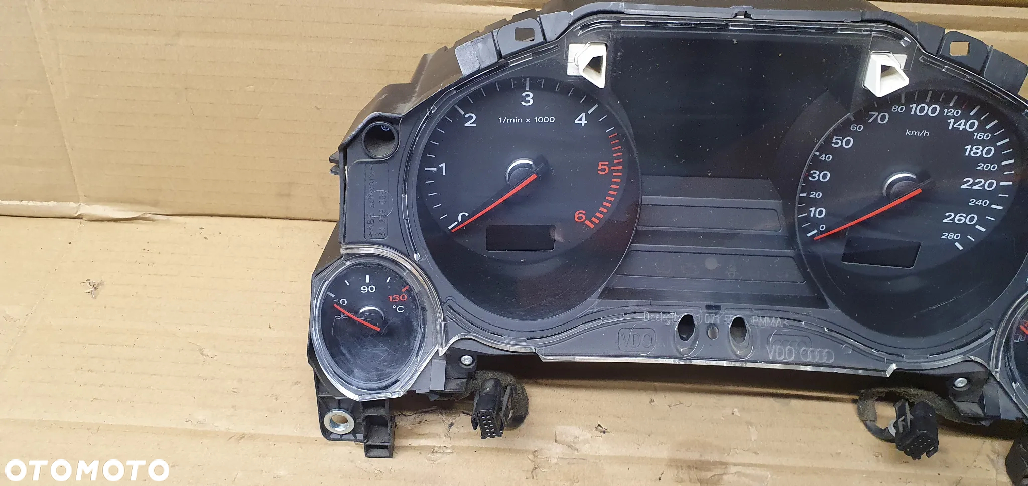 Licznik zegary Audi A8 D3 4.2 TDI 4E0920931J - 2