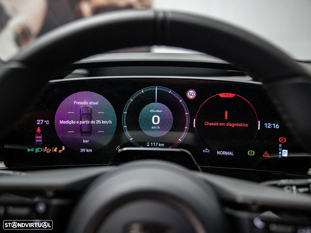 Porsche Cayenne Electric Turbo - 26