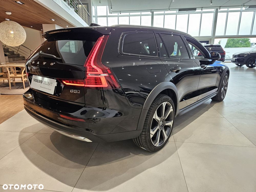 Volvo V60 Cross Country - 6