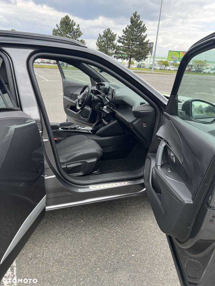 Peugeot 2008 PureTech 130 EAT8 GT Exclusive - 9