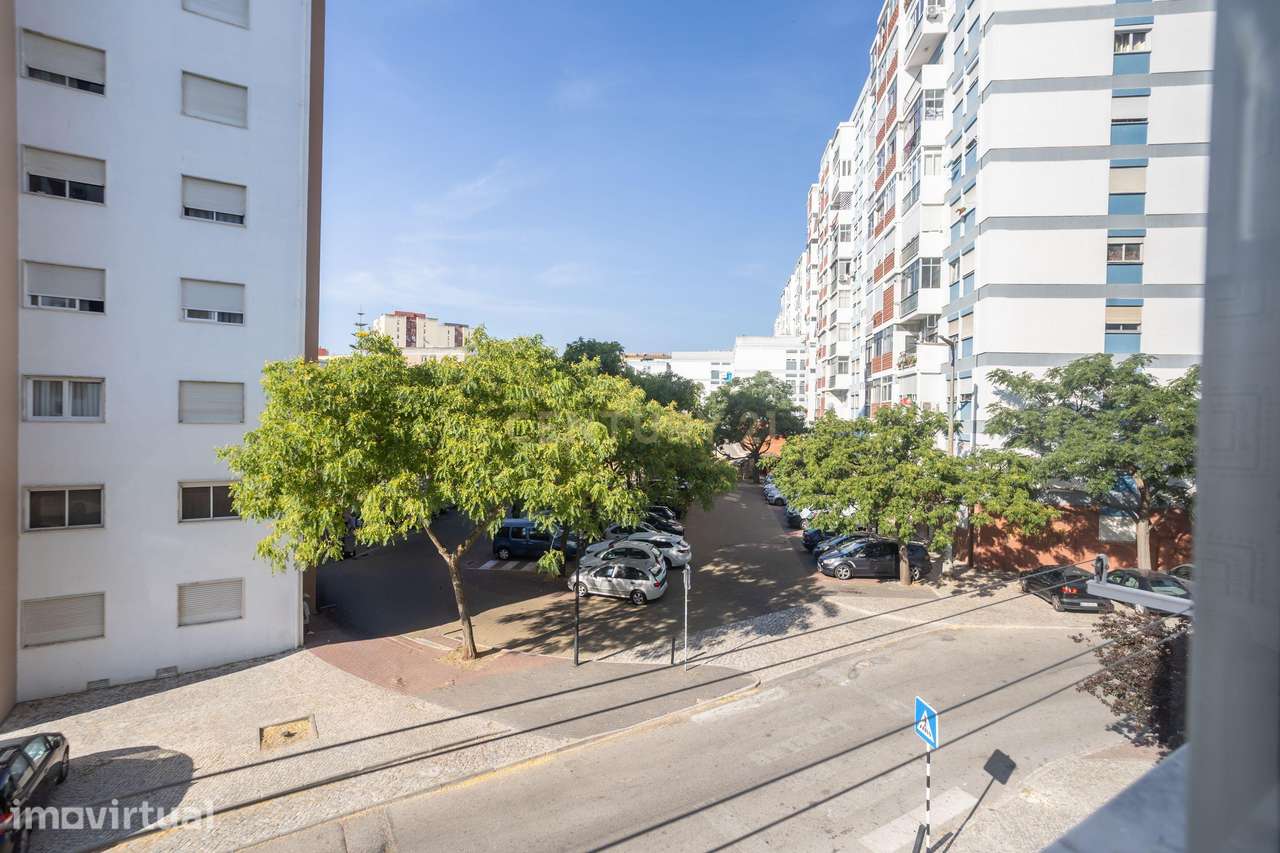 T2 com 84m2 de área útil - Corroios, Seixal - Grande imagem: 4/25