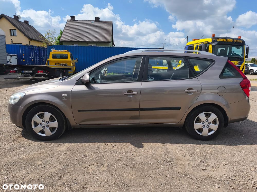 Kia Ceed 1.6 Comfort + - 8