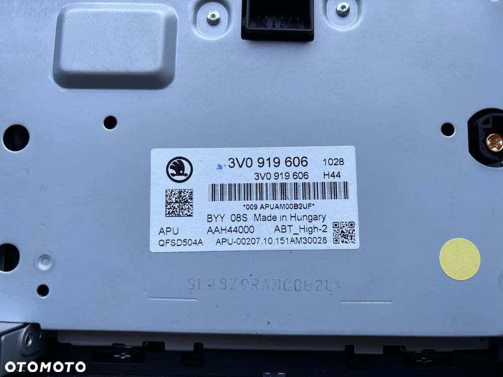 Skoda Superb III 3 radio ekran wyświetlacz 3V0919606 - 3