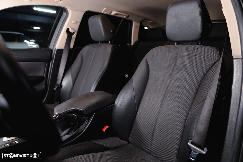 BMW 320 d Touring Auto Line Modern - 10