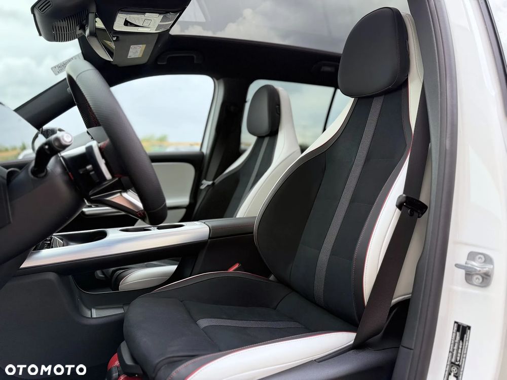Mercedes-Benz GLB - 20