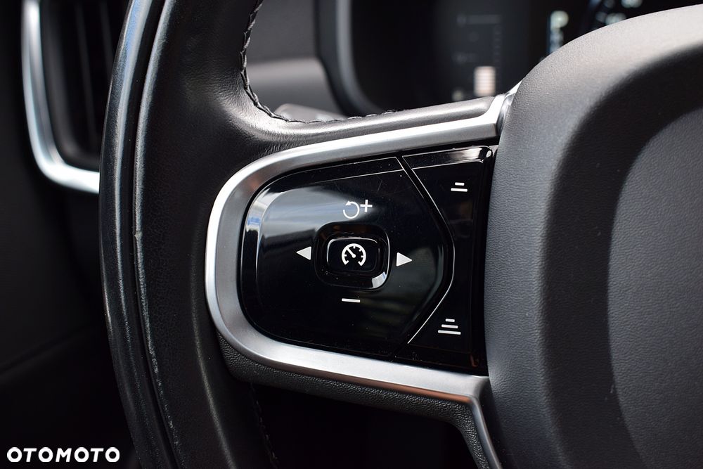 Volvo V90 Cross Country D4 AWD Kinetic - 9