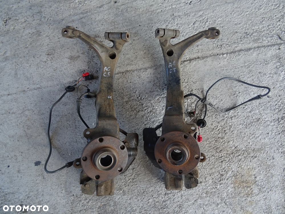 AUDI A6 C5 ZWROTNICA PIASTA ZAWIESZENIA PRZÓD PRAWA LEWA