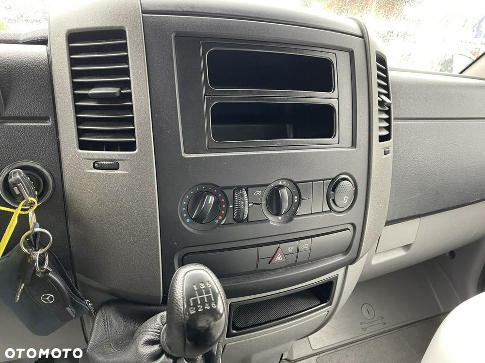 Mercedes-Benz Sprinter - 36