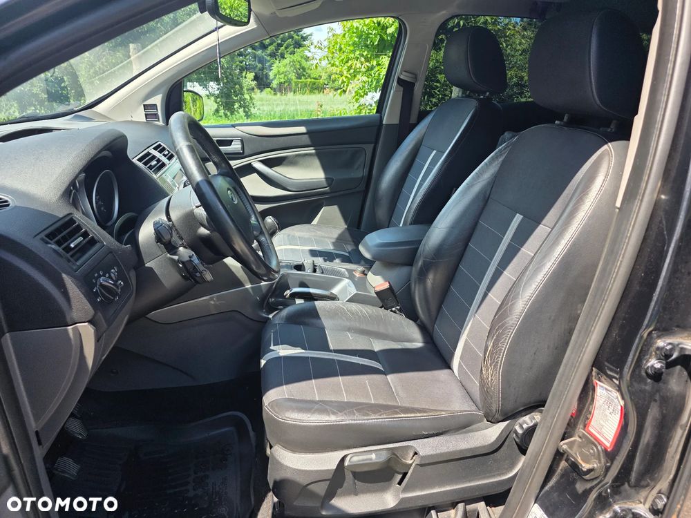 Ford Kuga - 10