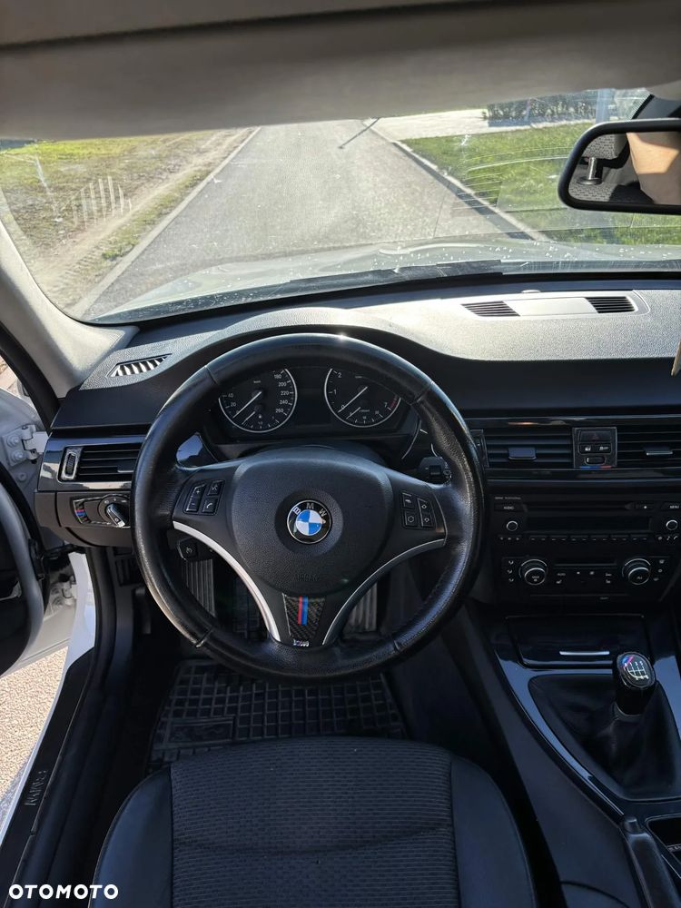 BMW Seria 3 318i - 10