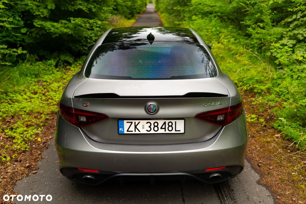 Alfa Romeo Giulia - 24