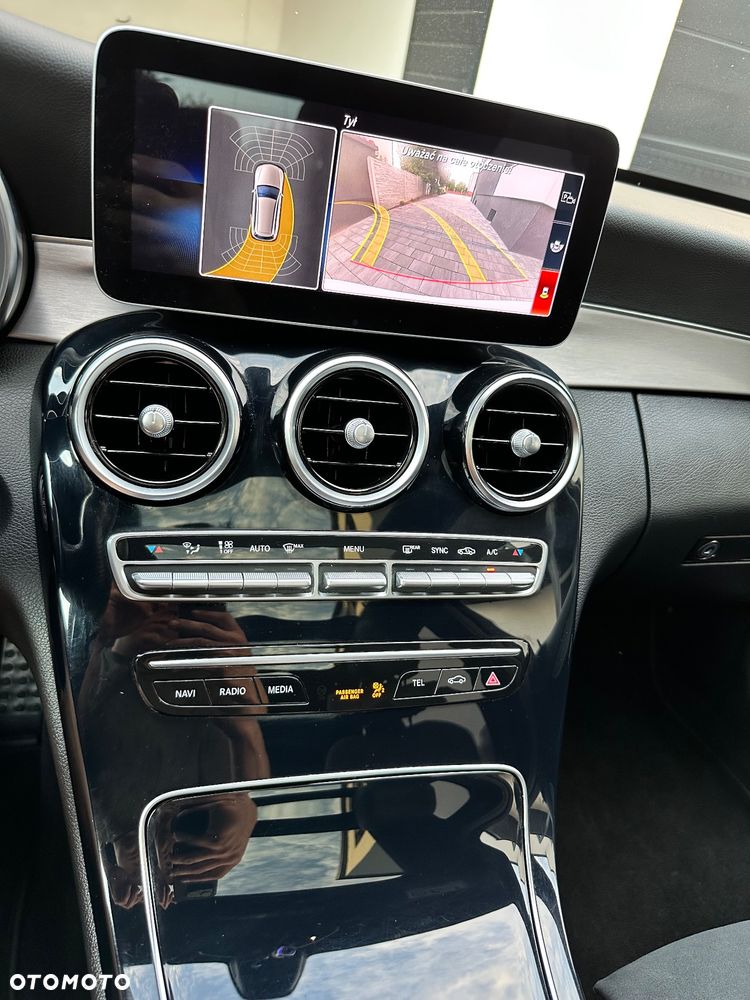 Mercedes-Benz Klasa C 220 d T 9G-TRONIC AMG Line - 11