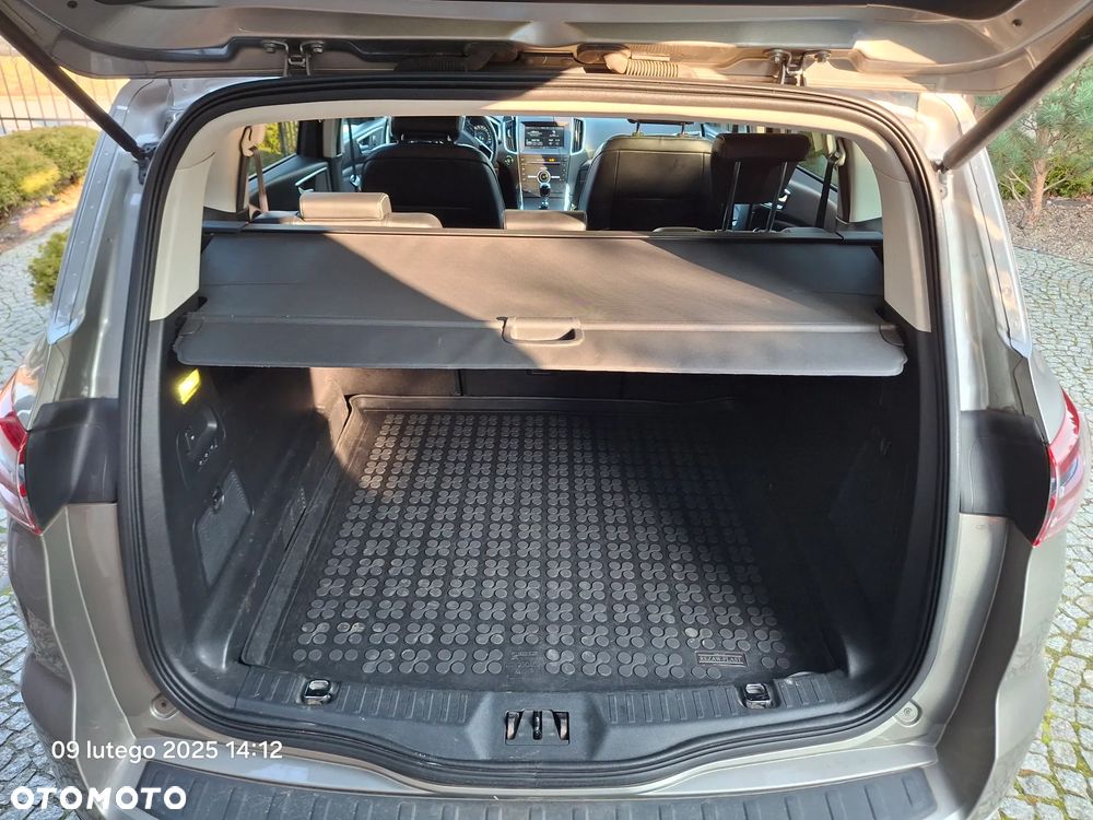 Ford S-Max - 17