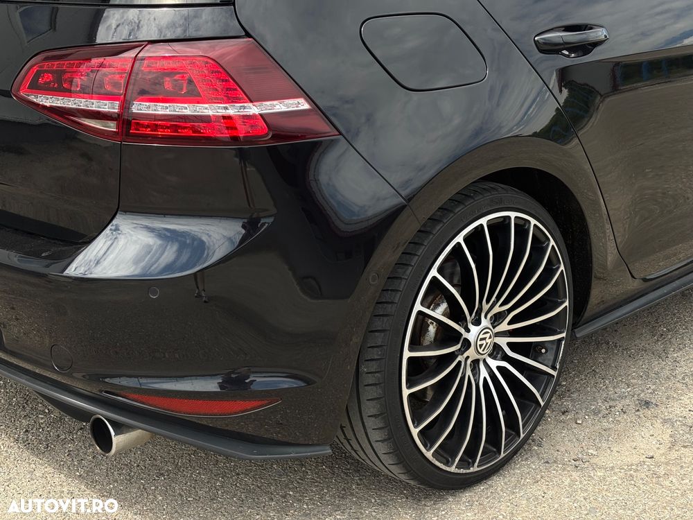 Volkswagen Golf - 10