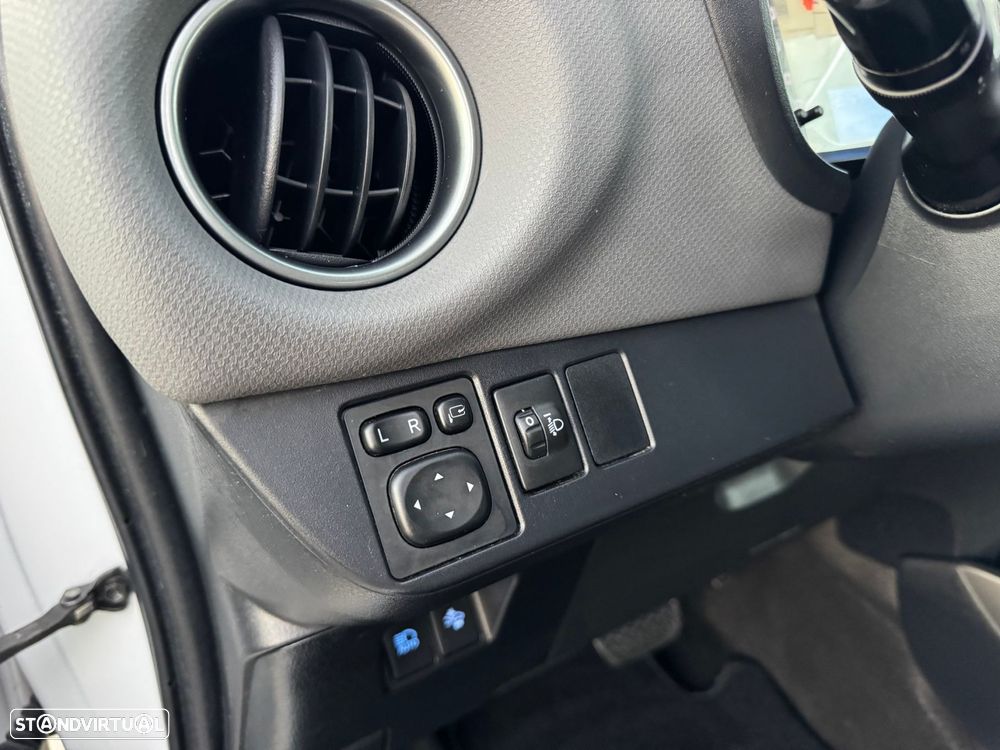 Toyota Yaris 1.5 HSD Comfort - 23