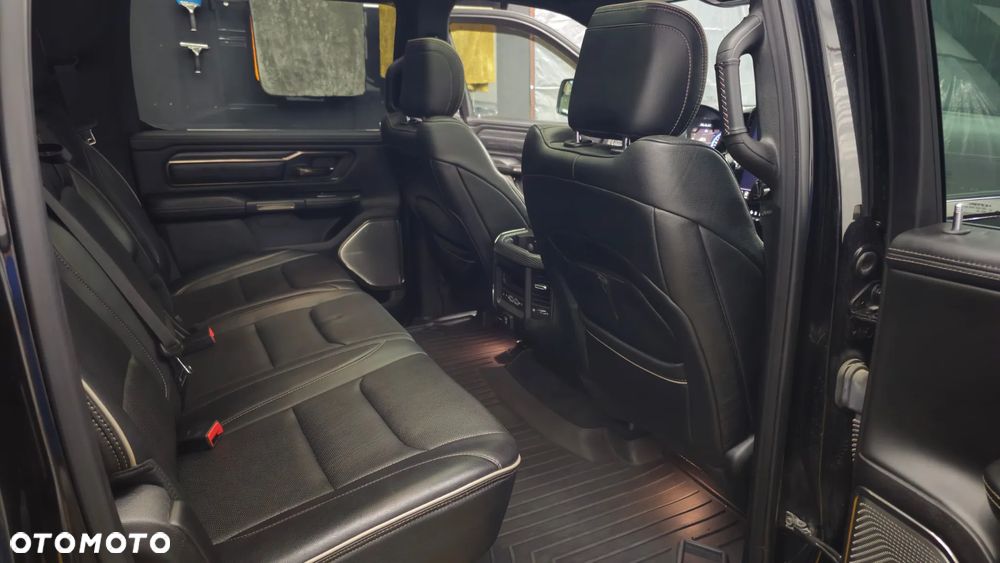 RAM 1500 Crew Cab Limited - 32