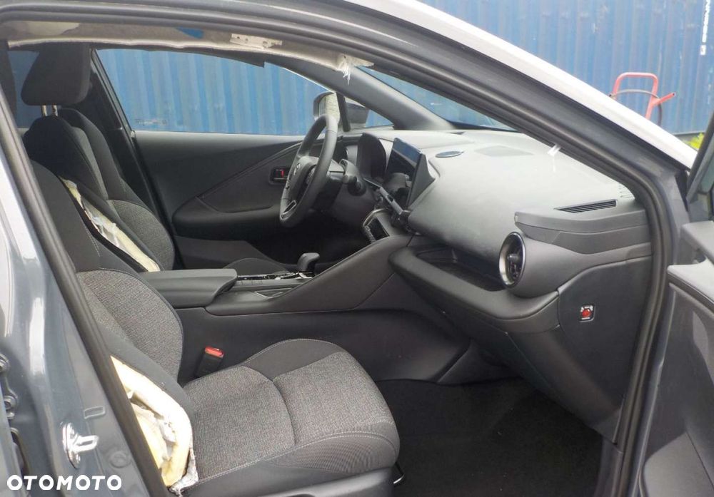 Toyota C-HR - 11