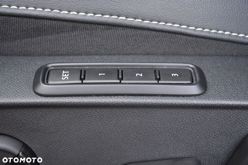 Seat Leon 2.0 TDI DSG Xcellence - 9