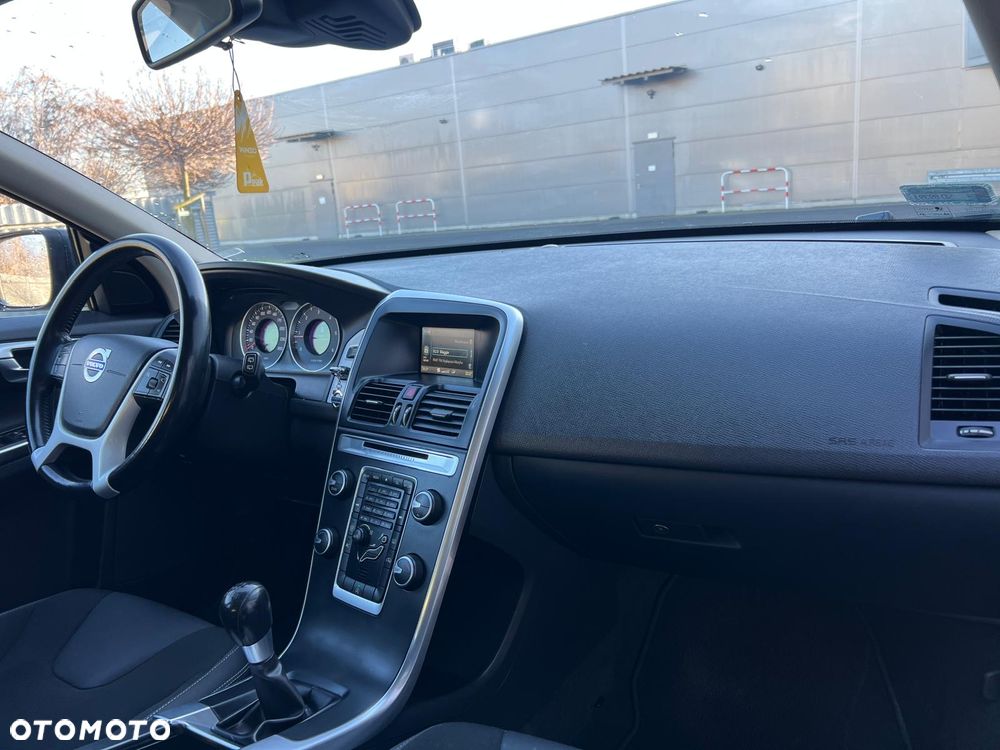 Volvo XC 60 DRIVe Momentum - 9