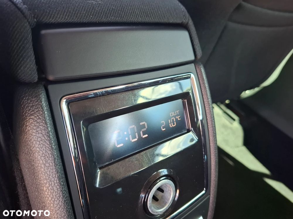Skoda Superb 2.0 TDI Green tec DSG Ambition - 20