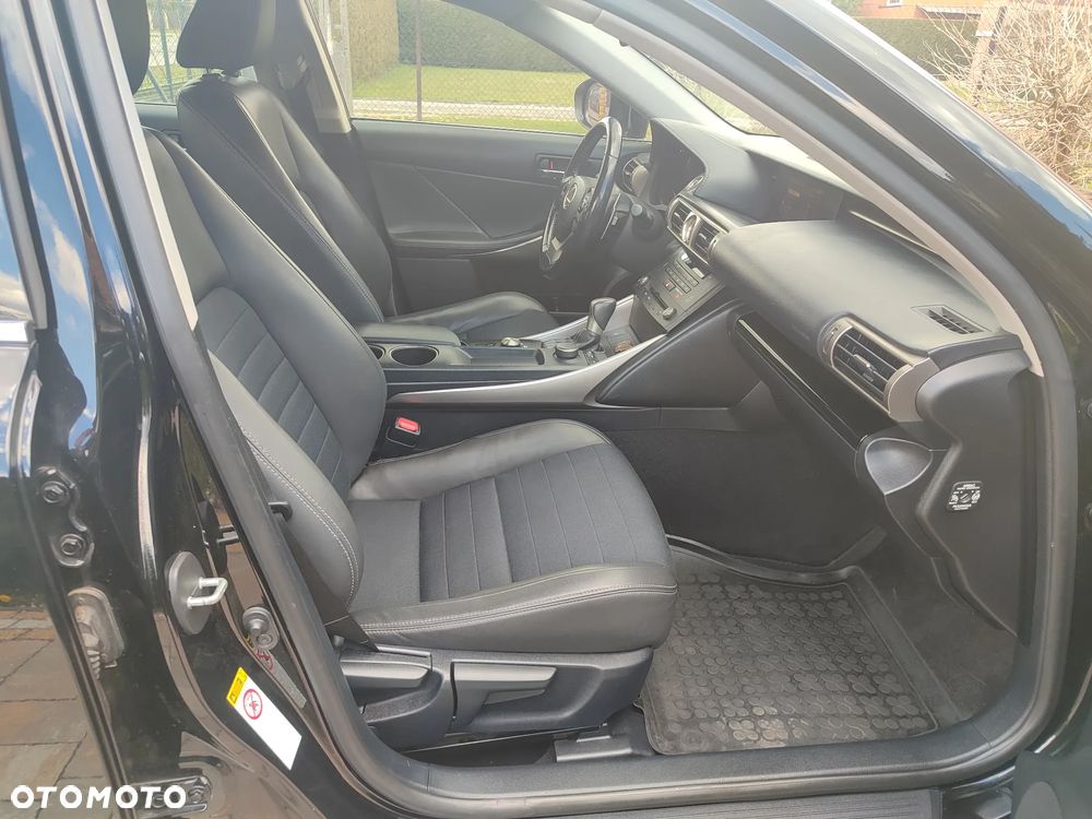Lexus IS 200t Elite - 7