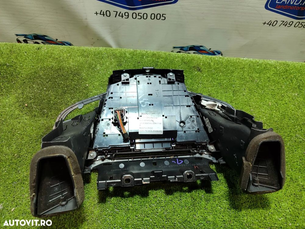 CONSOLA CENTRALA GRILA VENTILATIE / COMENZI AUDIO FORD FIESTA 7 ST SPORT COUPE 1.6 BENZINA BERLINA 3 PORTIERE 2013 COD OEM C1BT-18K811-TA / 8A61-A018B08-AF / 2012-2019 - 2