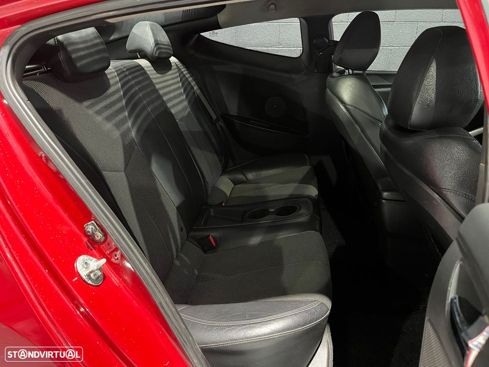 Hyundai Veloster 1.6 Style - 13