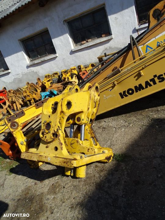 Piese Cabina buldoexcavator Komatsu WB 93 R5  din 2008 - 7