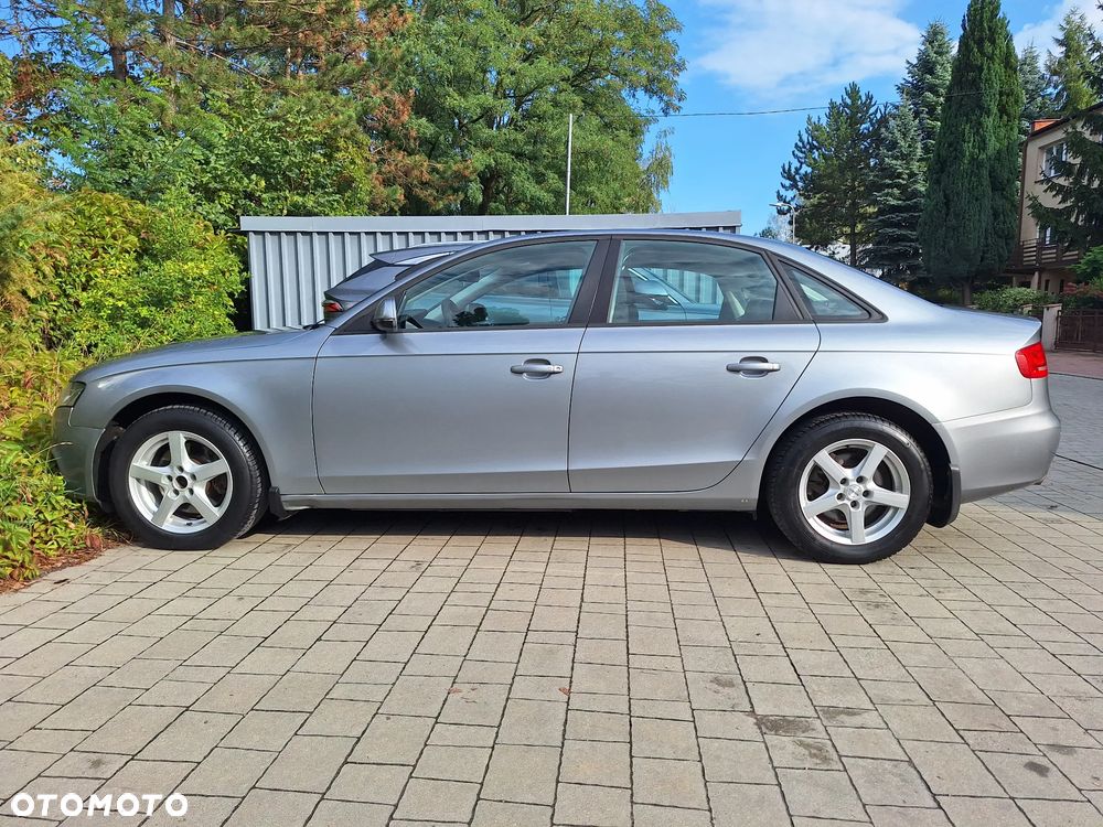 Audi A4 Limousine - 1