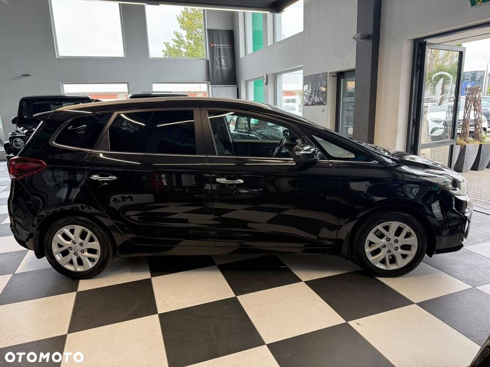 Kia Carens 2017 photo 4