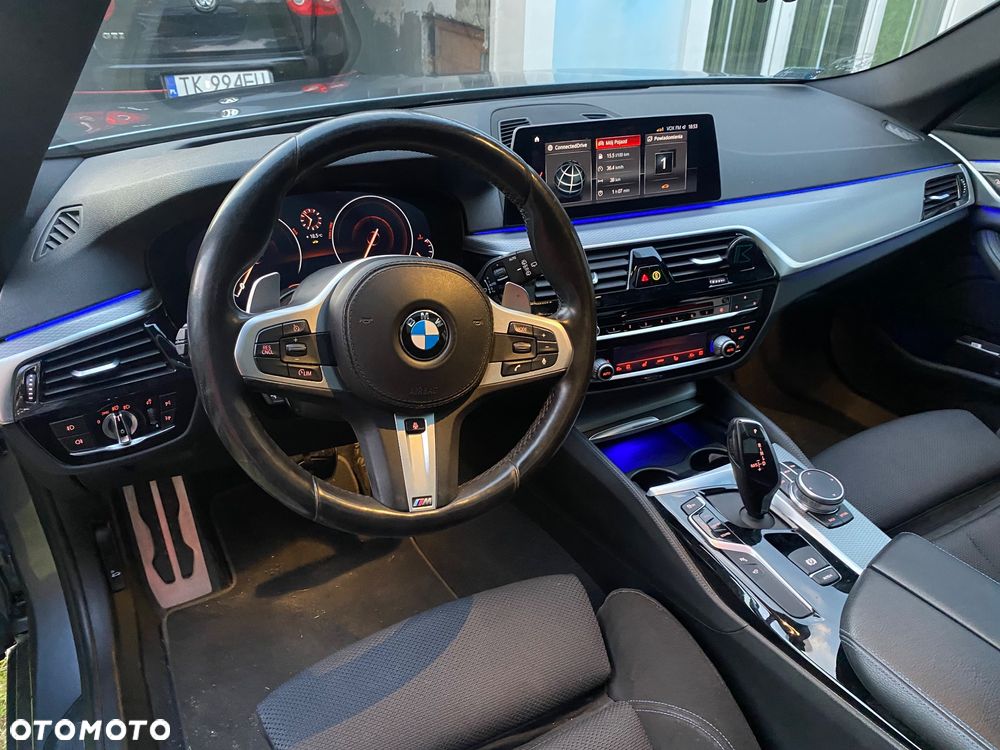 BMW Seria 5 540i xDrive Sport Line sport - 10