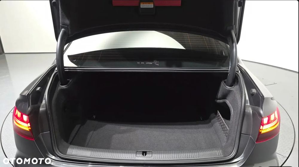 Audi A4 Limousine 40 TFSI Sport S tronic - 10