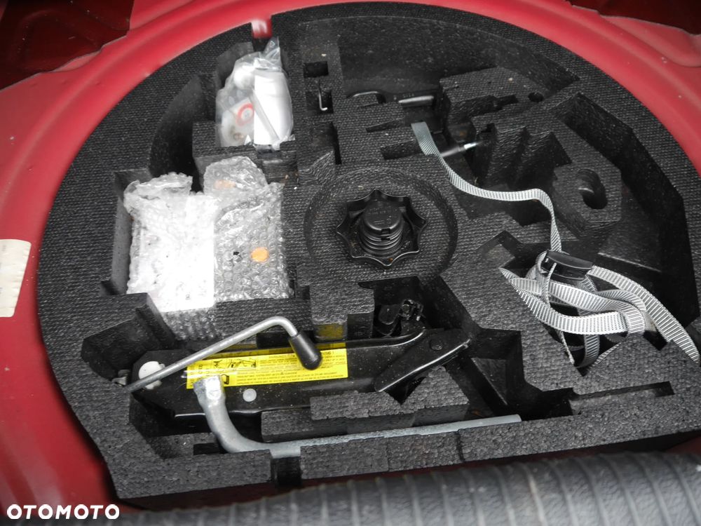 Volkswagen Golf 1.6 TDI DPF BlueMotion Technology Team - 17