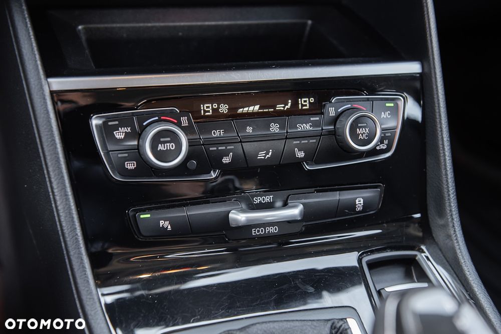 BMW Seria 2 218i - 26