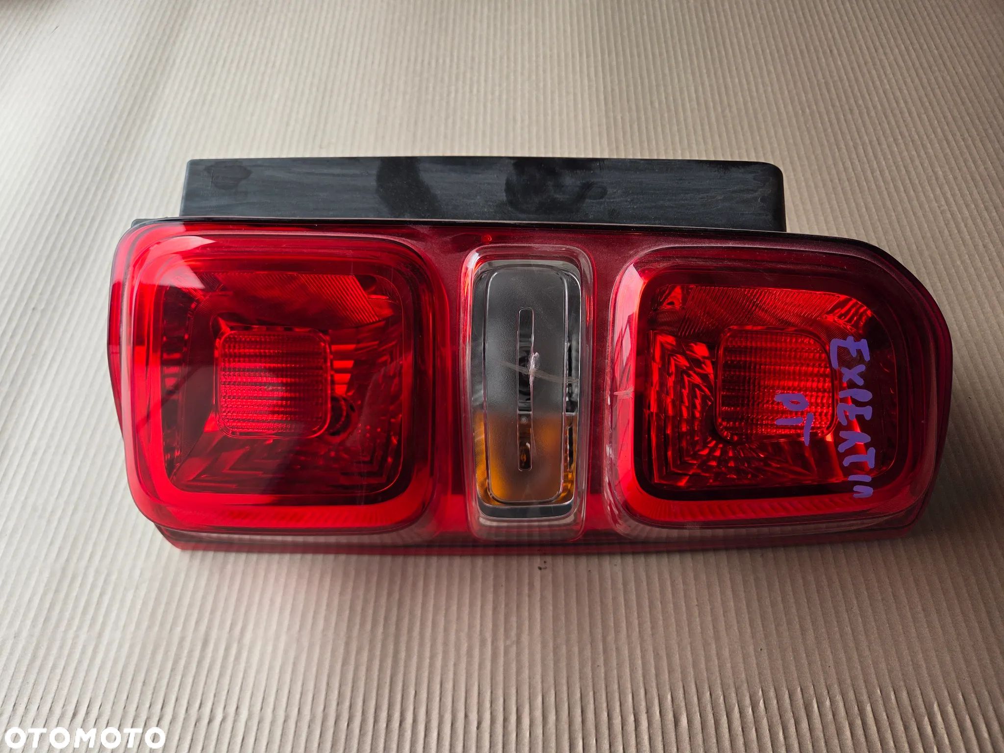 Lampa prawa tylna tył Peugeot Expert III Jumpy III Proace III - 1