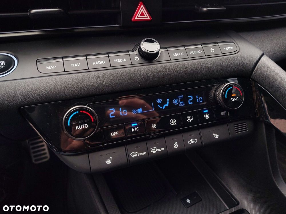 Hyundai Elantra - 24