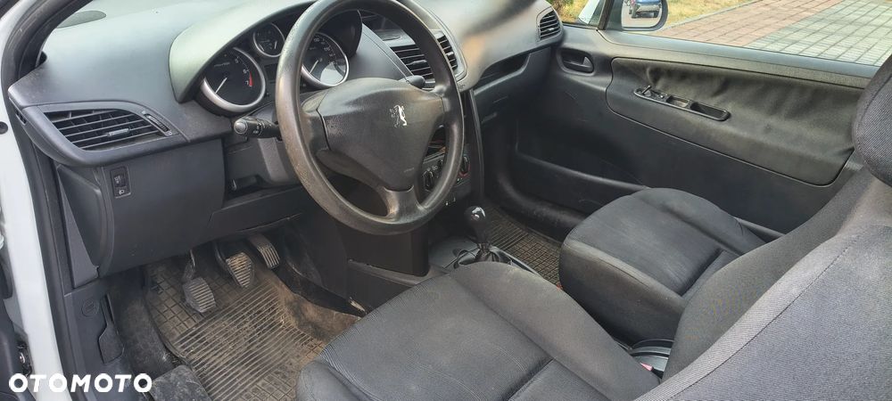 Peugeot 207 - 6