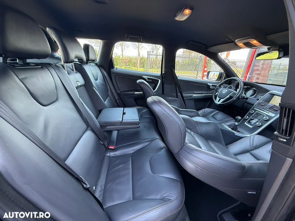 Volvo XC 60 D5 AWD Summum - 16