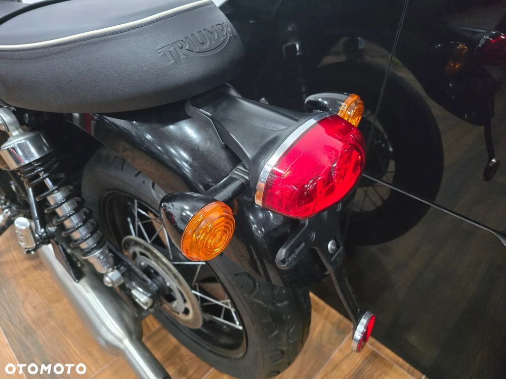 Triumph Bonneville - 15