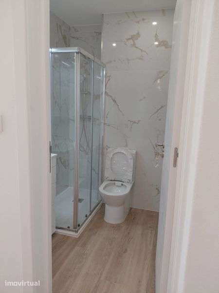 Apartamento t2 na torre da marinha remodelado - Grande imagem: 4/12