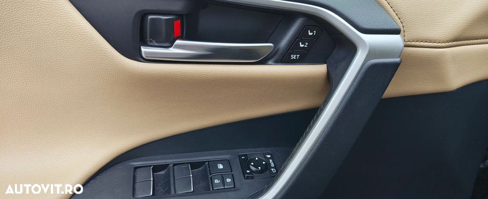 Toyota RAV4 2.5 VVT-iE 4x4 Luxury Plus - 10