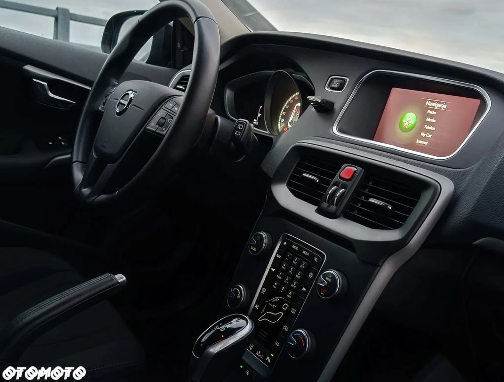 Volvo V40 D2 Geartronic RDesign - 23