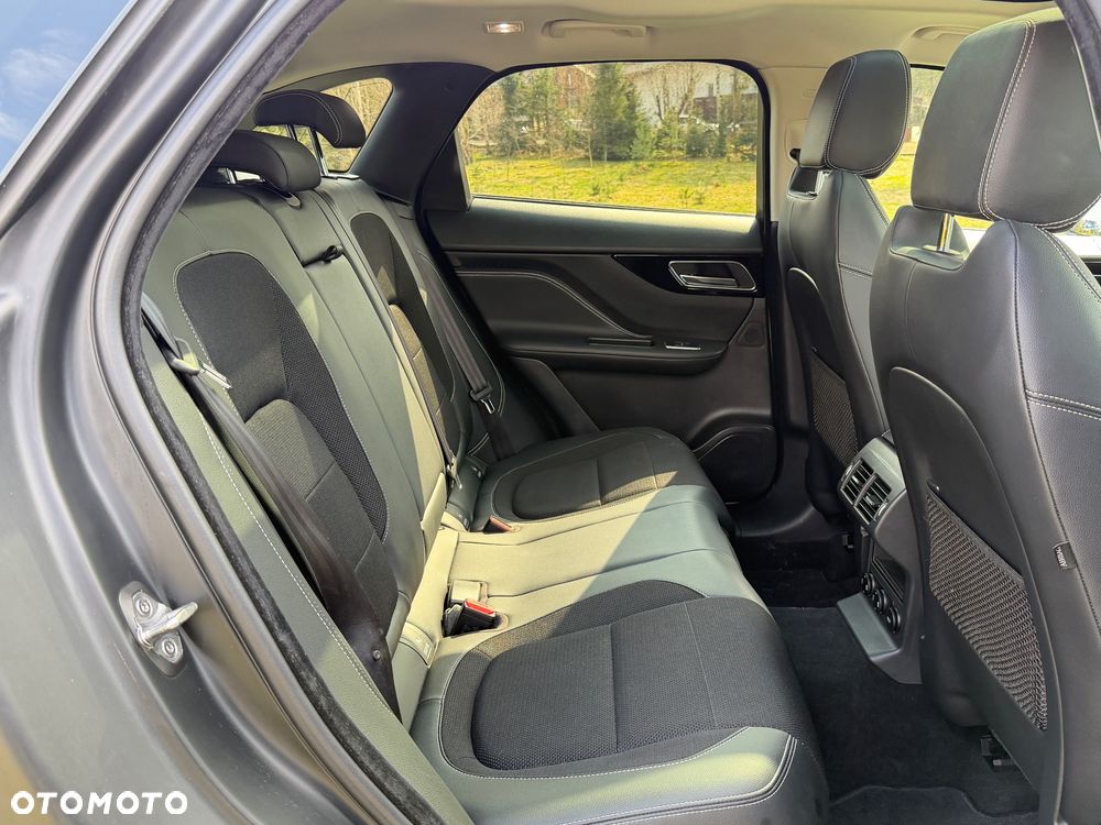 Jaguar F-Pace 2.0 i4D AWD R-Sport - 7